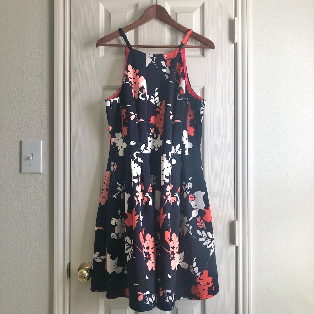 VINCE CAMUTO abstract floral dress💐